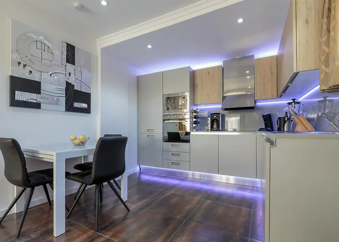 The Queen Luxury Apartments - Villa Vinicia